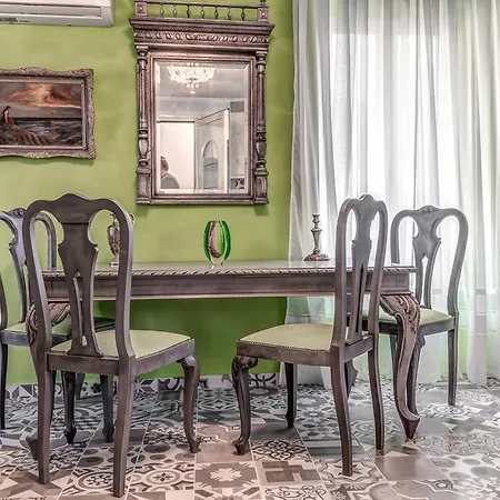 Eos Aurora Apartment *